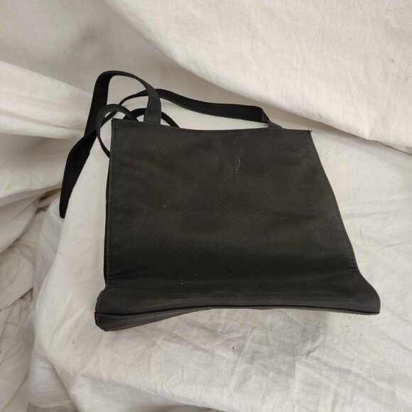 No Boundaries, bag with cellphone holder, black, 9.5" x 8" x 3.5" - Picture 10 of 11